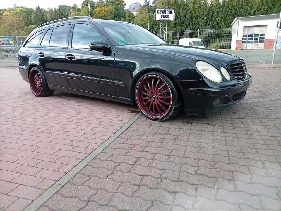 Mercedes Benz E 320 2004 — вигляд ззаду