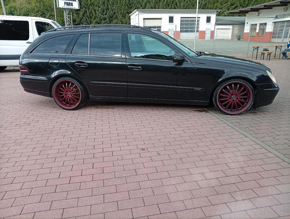 Mercedes Benz E 320 2004 — салон