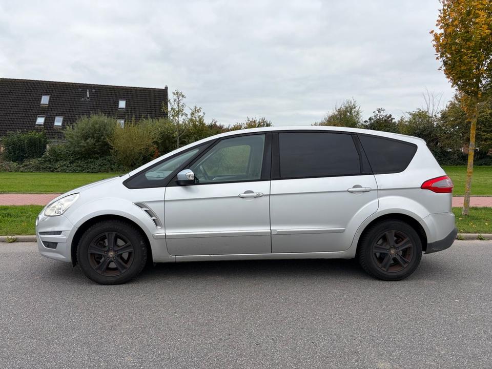 Ford S-Max 2012 — вигляд ззаду