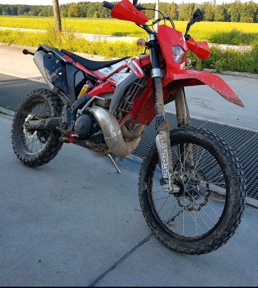 Weitere Motorräder GasGas EC 300 2 Takt mit Straßenzulassung. Enduro Motocross Sumo 2012 — двигун 300 ccm