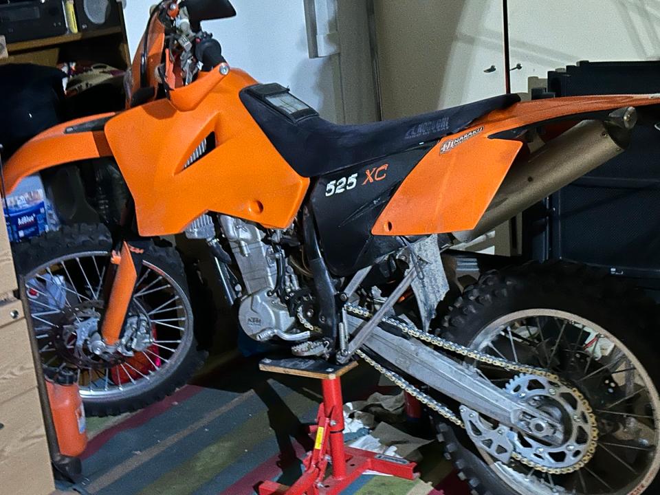KTM 525 XC Desert Racing 2006 — rear view