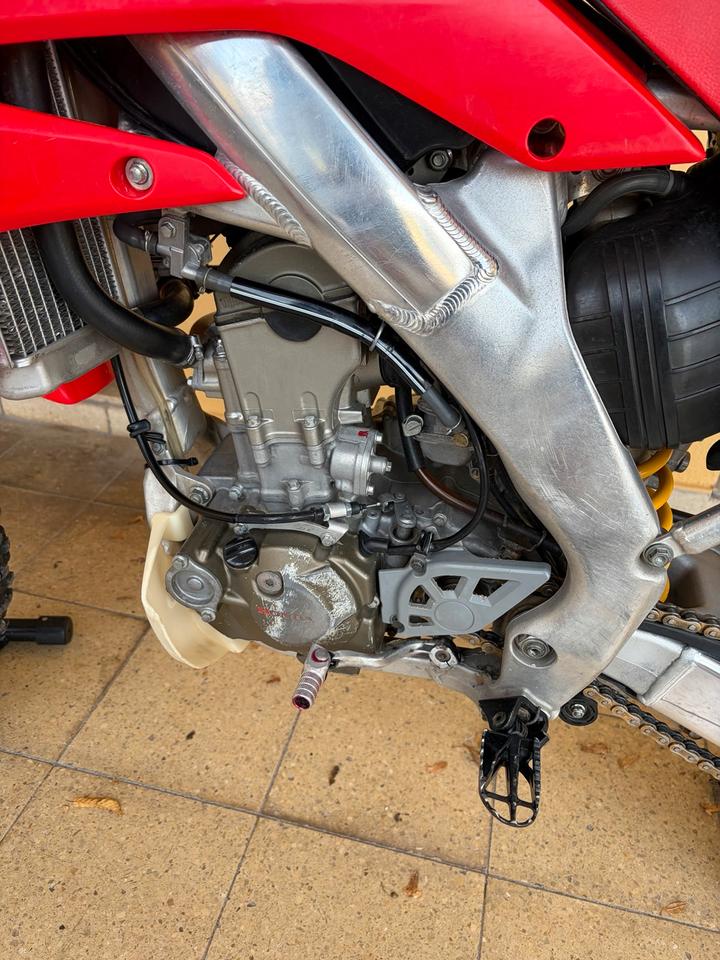 Honda CRF250R Motocross 2006 — interior