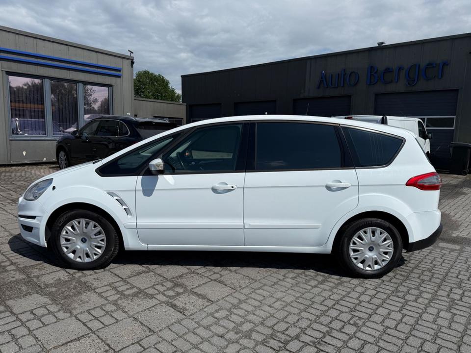 Ford S-Max 2014 — вигляд ззаду