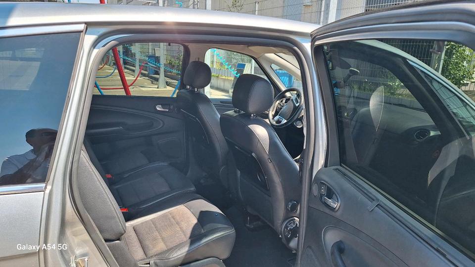 Ford Focus 2014 — photo 6