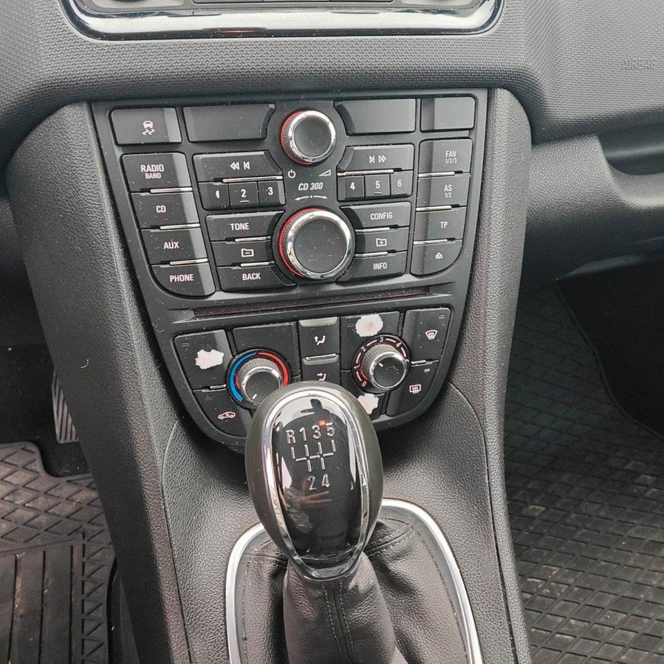 Opel Meriva 2012 — photo 10
