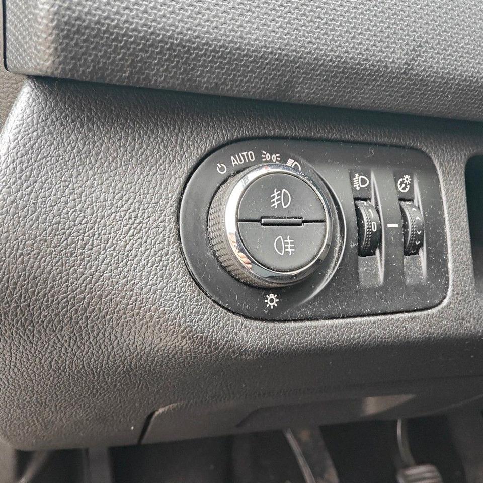 Opel Meriva 2012 — photo 14