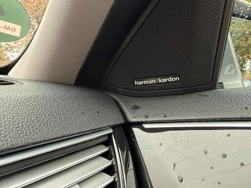 Mercedes Benz E 300 2011 — photo 11