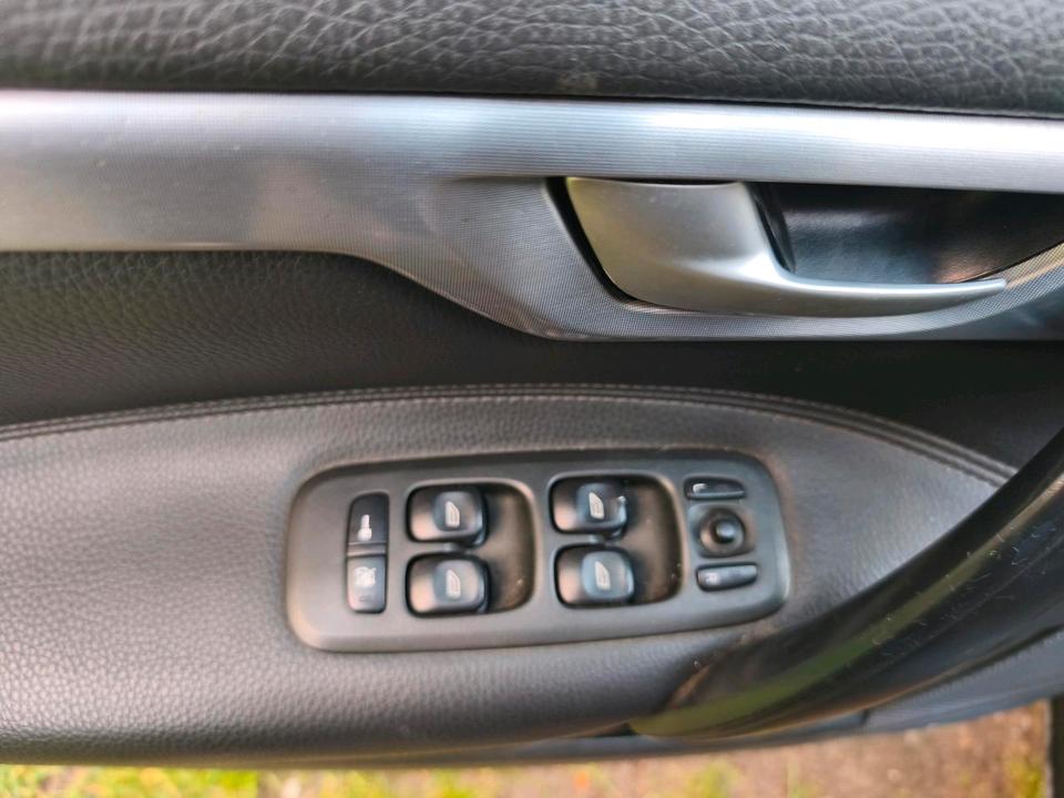 Volvo V70 2005 — photo 9