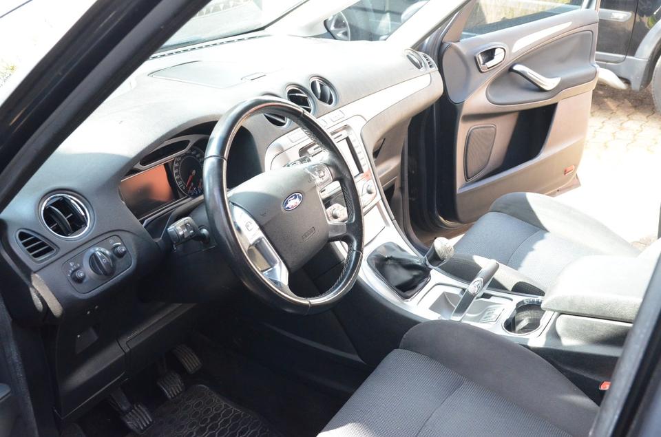 Ford S-Max 2008 — photo 13