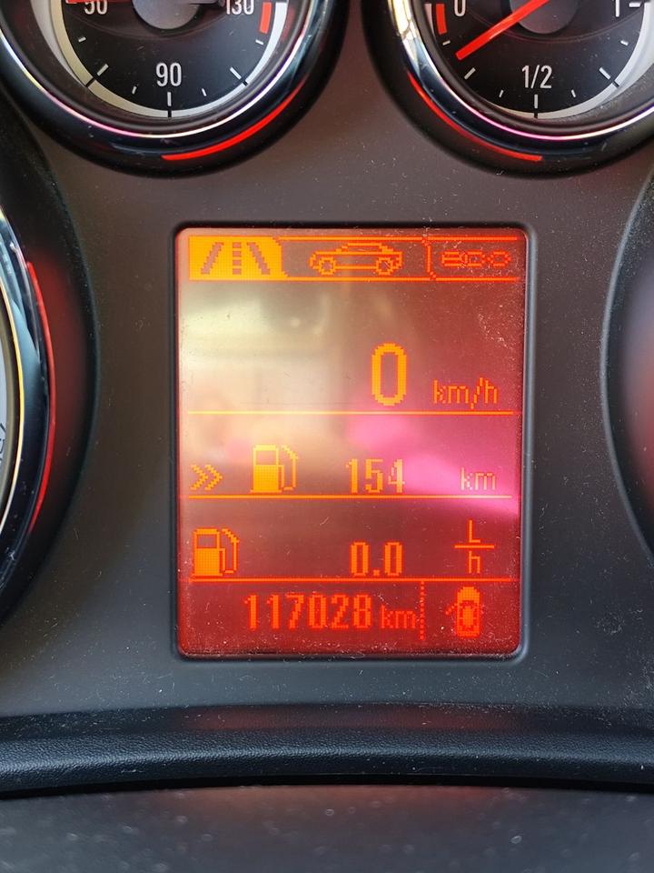 Opel Astra 2015 — photo 12