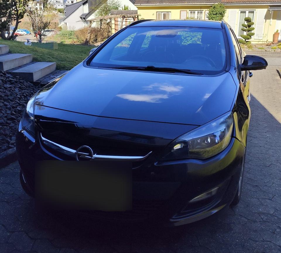 Opel Astra 2015 — engine