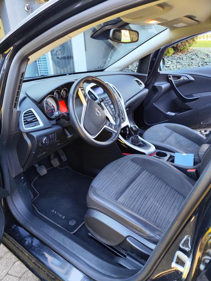 Opel Astra 2015 — photo 5