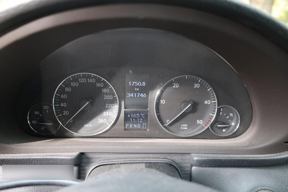 Mercedes Benz C 220 2007 — photo 11
