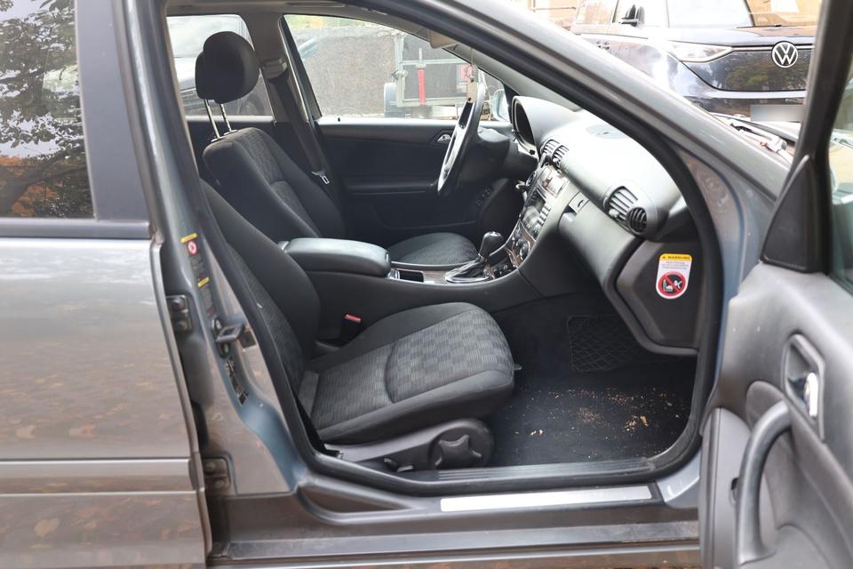 Mercedes Benz C 220 2007 — photo 17