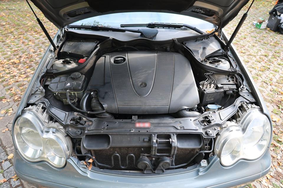 Mercedes Benz C 220 2007 — photo 19