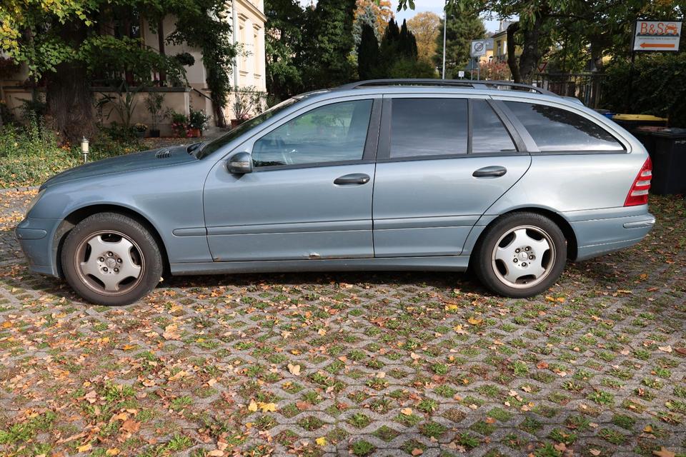 Mercedes Benz C 220 2007 — engine