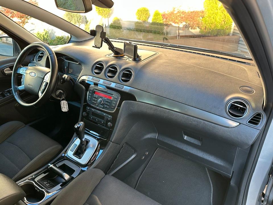 Ford S-Max 2014 — photo 11