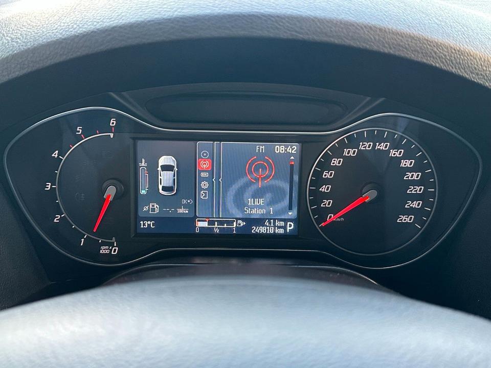 Ford S-Max 2014 — photo 16