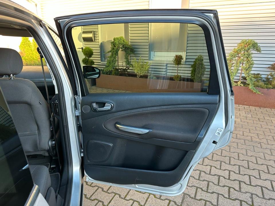 Ford S-Max 2014 — photo 23