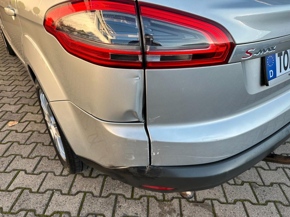 Ford S-Max 2014 — photo 27