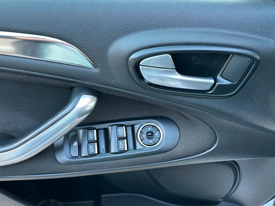 Ford S-Max 2014 — photo 32