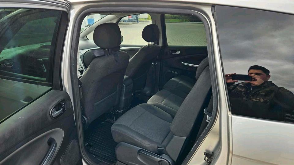 Ford S-Max 2008 — photo 14