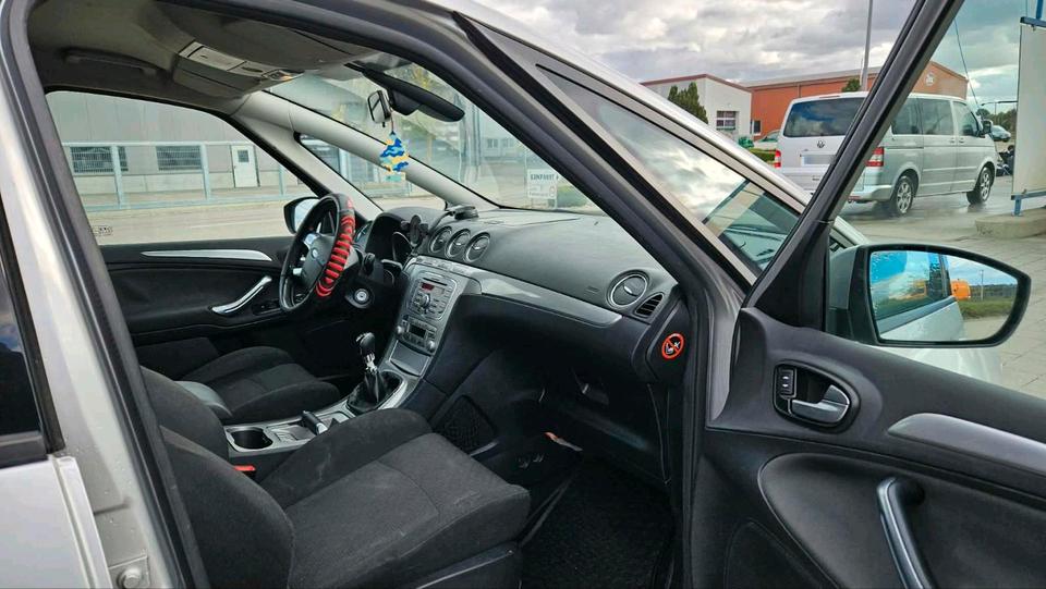 Ford S-Max 2008 — photo 15