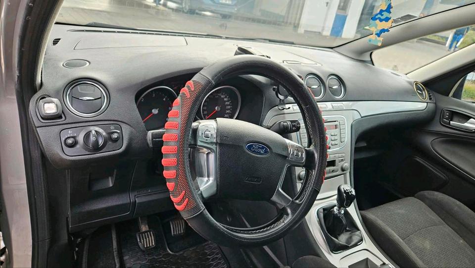 Ford S-Max 2008 — photo 16