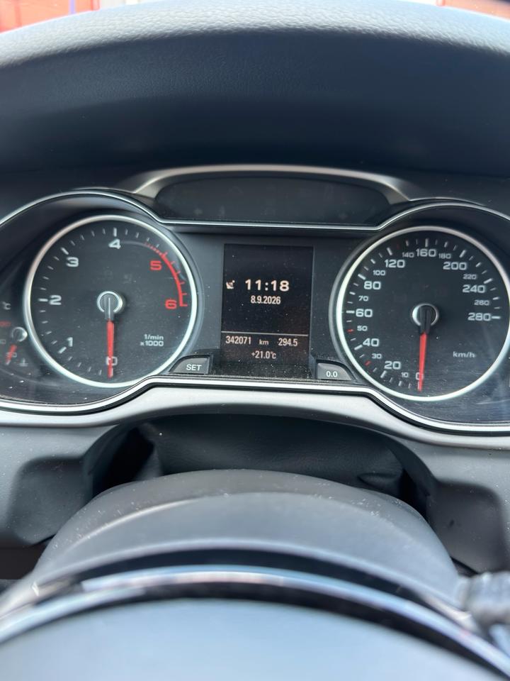 Audi A4 2013 — photo 10