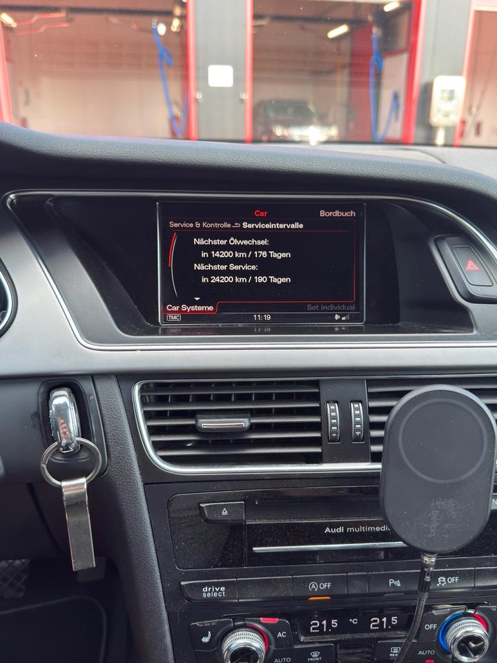 Audi A4 2013 — photo 11