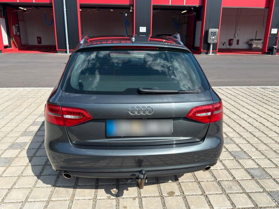 Audi A4 2013 — engine