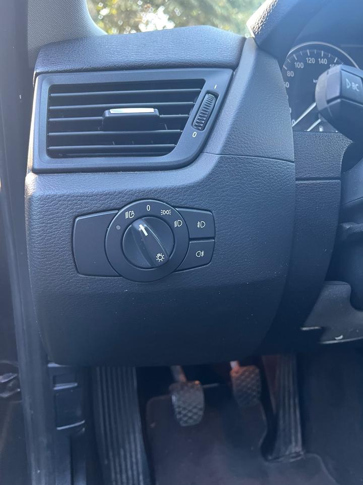 BMW X1 2011 — photo 13