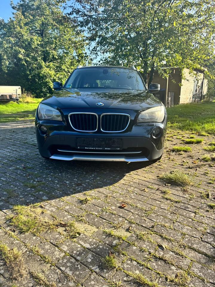 BMW X1 2011 — engine