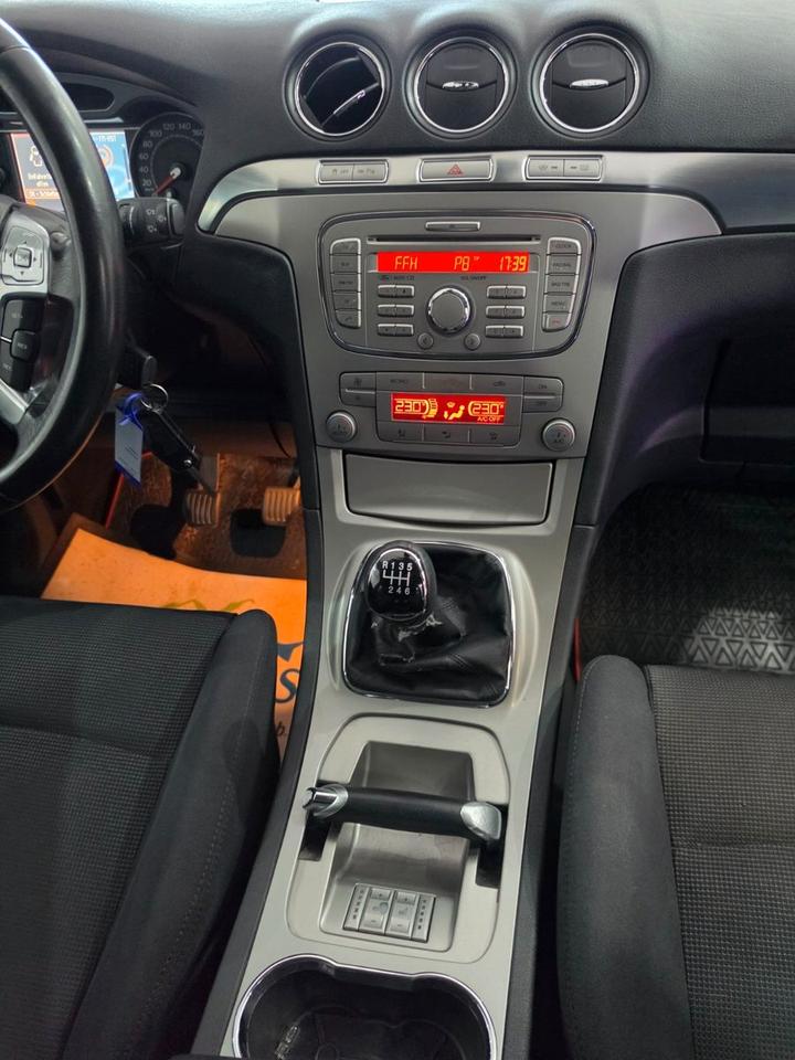Ford S-Max 2007 — photo 14