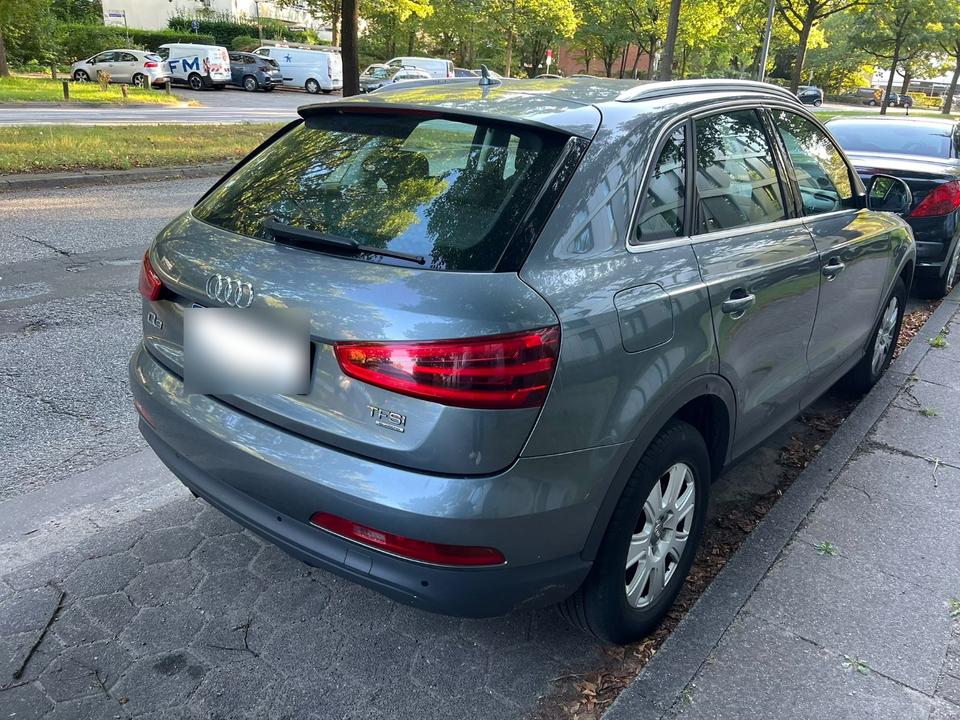 Audi Q3 2012 — photo 12