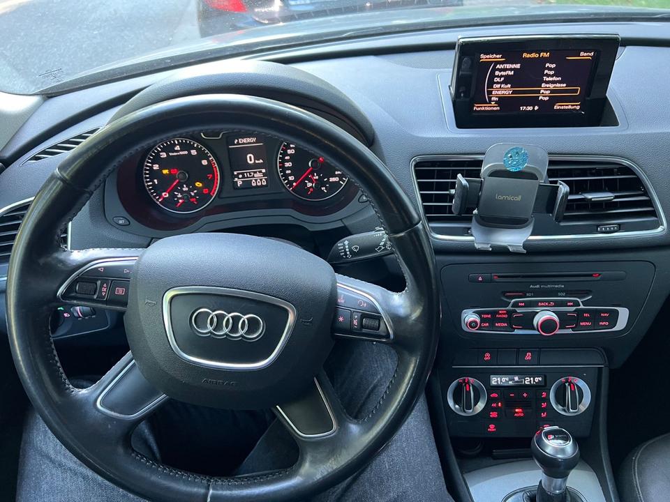 Audi Q3 2012 — rear view