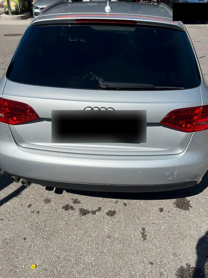 Audi A4 2011 — photo 5