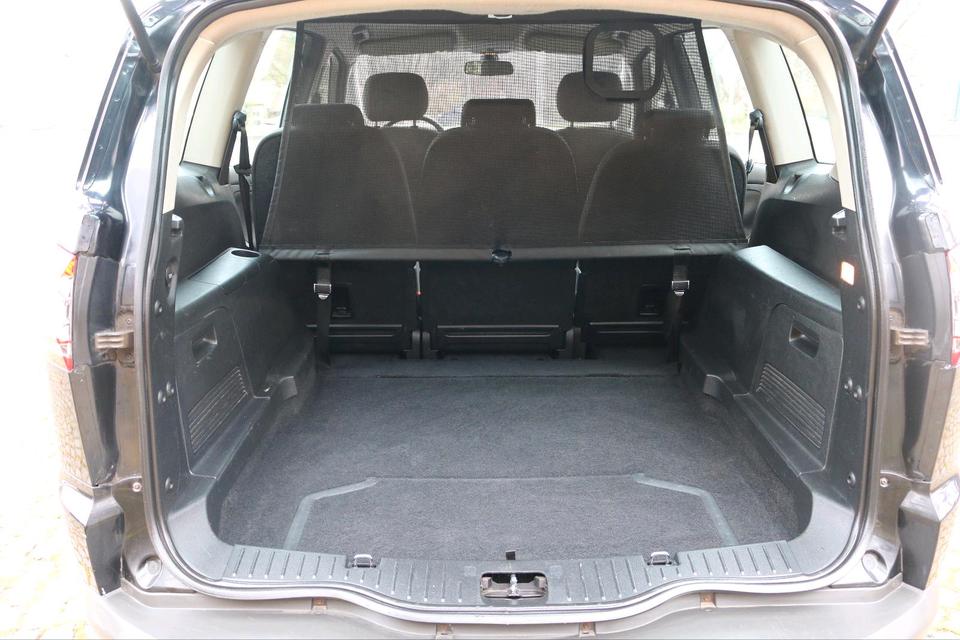 Ford S-Max 2010 — photo 12