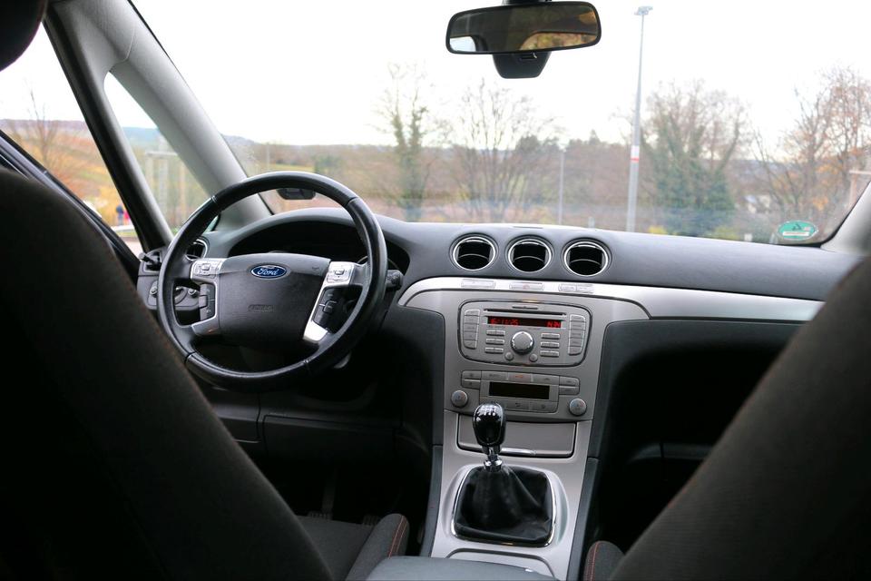Ford S-Max 2010 — photo 6
