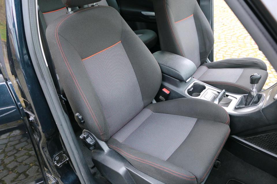 Ford S-Max 2010 — photo 8