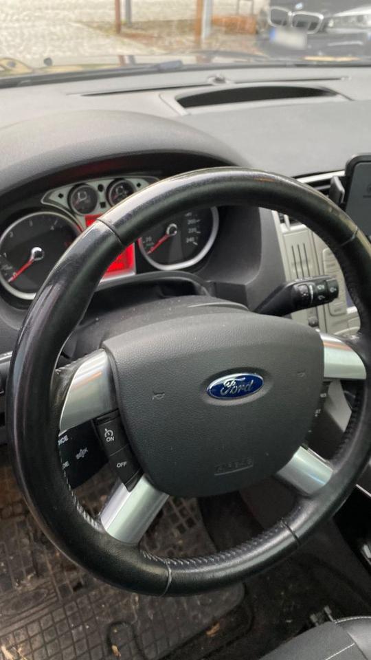 Ford Kuga 2012 — photo 6