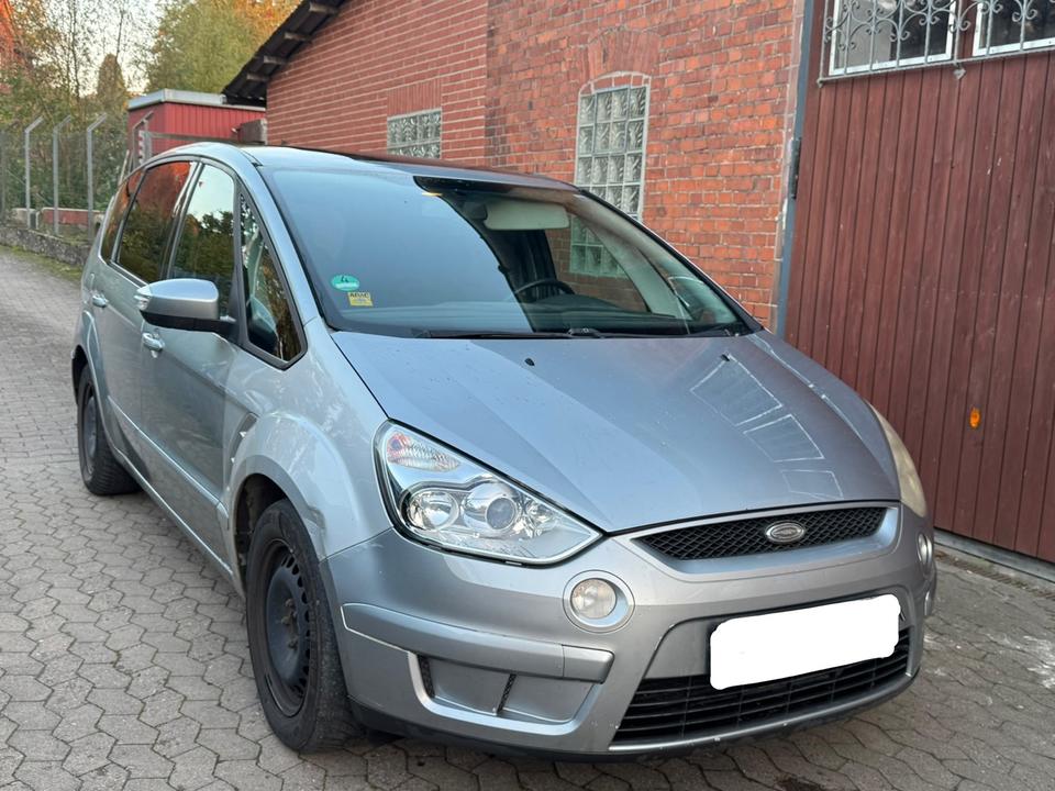 Ford S-Max 2007 — вигляд ззаду