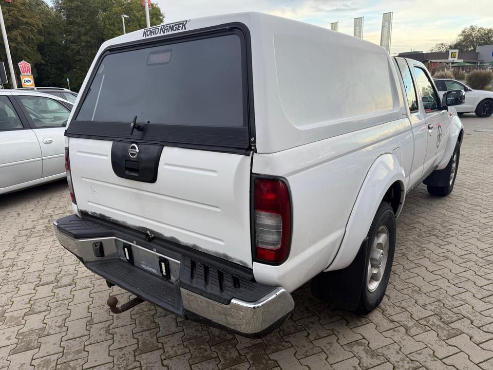 Nissan Navara 2004 — engine