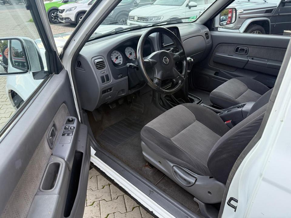 Nissan Navara 2004 — photo 7