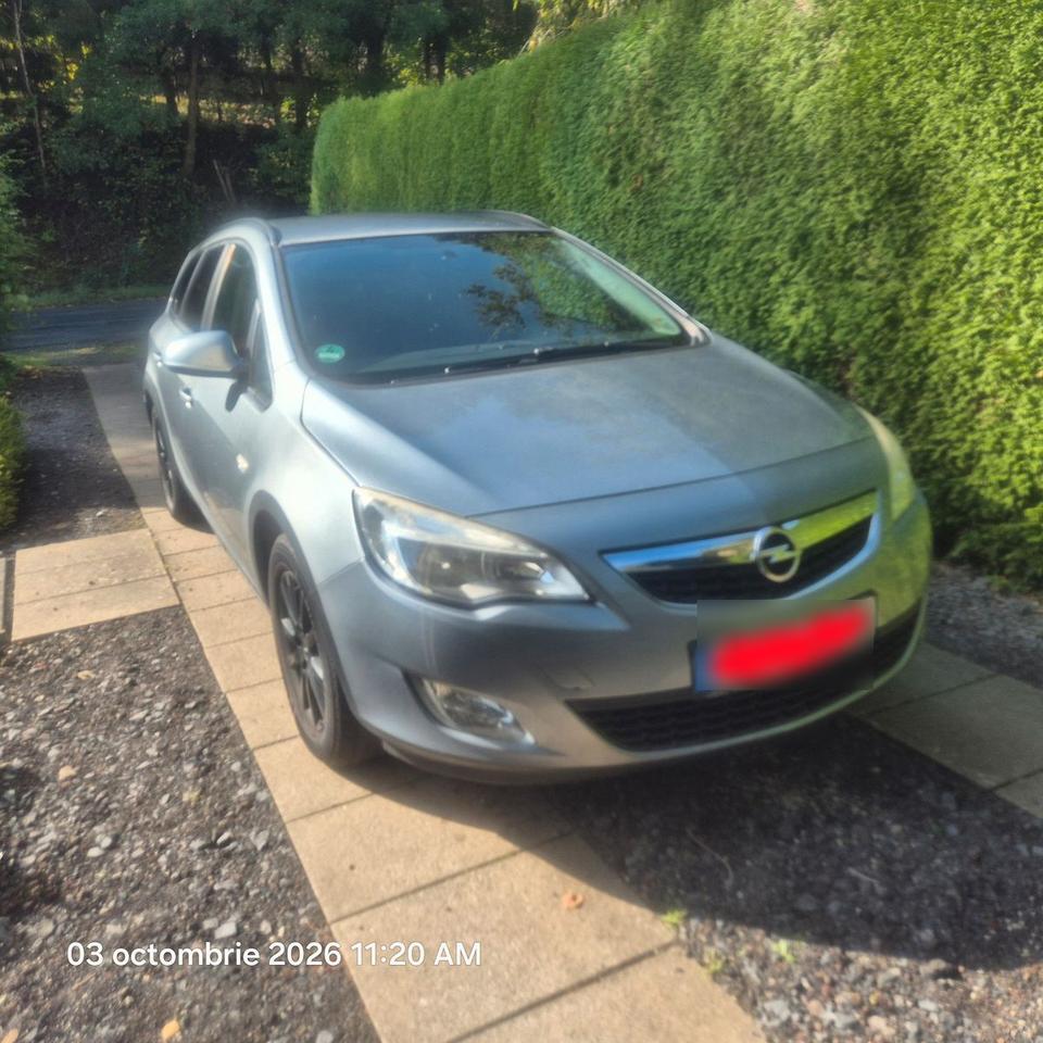 Opel Astra, 2012