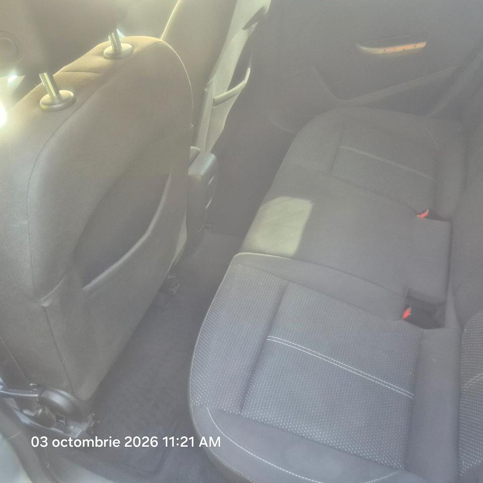 Opel Astra 2012 — photo 14