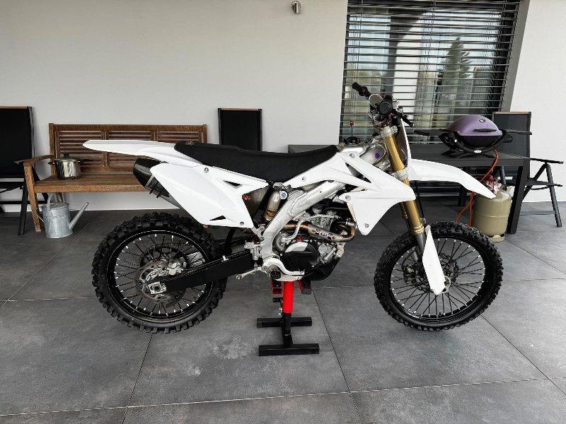 Suzuki RMZ 450 Motocross Motorrad weiß gelb schwarz Top Zustand 2013 — vehicle for AFU Ukraine