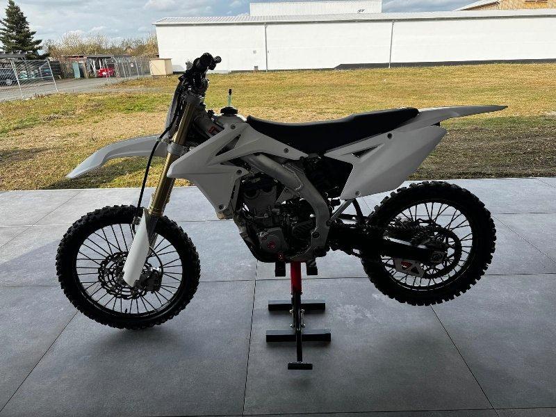Suzuki RMZ 450 Motocross Motorrad weiß gelb schwarz Top Zustand 2013 — photo 9