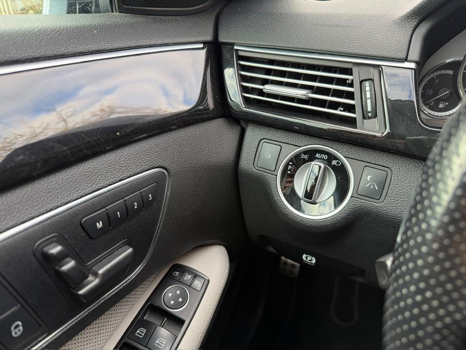 Mercedes Benz E 250 2013 — photo 12