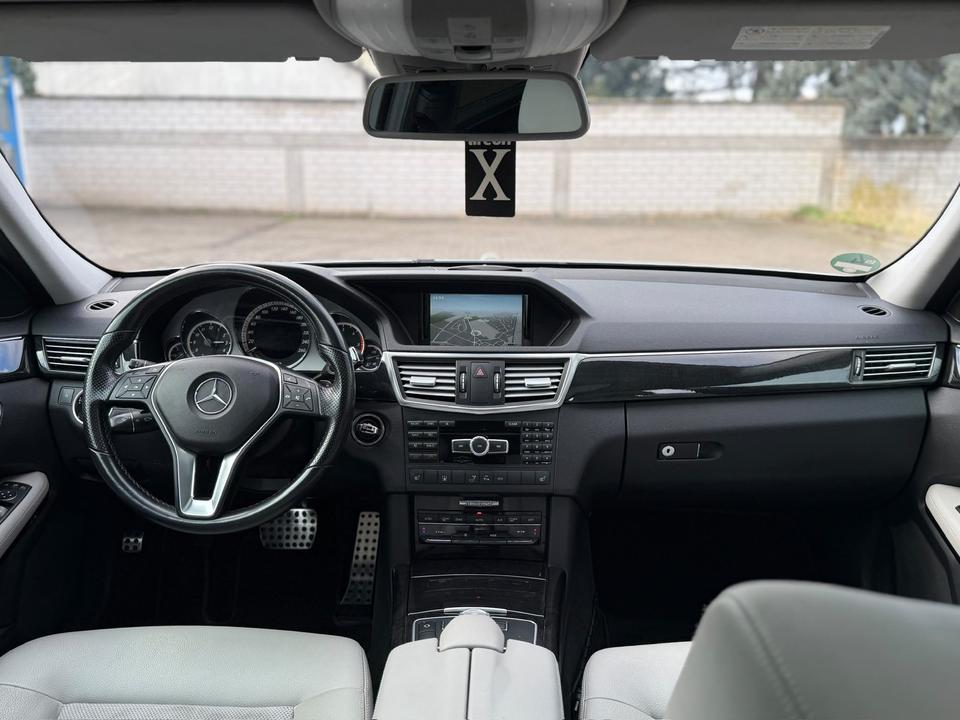 Mercedes Benz E 250 2013 — photo 14